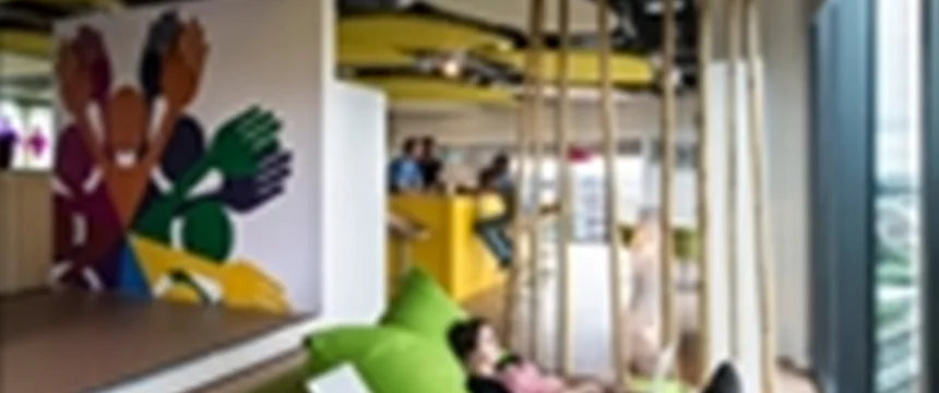 مبلمان اداری مدرن چیست؟ چرا باید میز اداری مدرن انتخاب کنیم؟