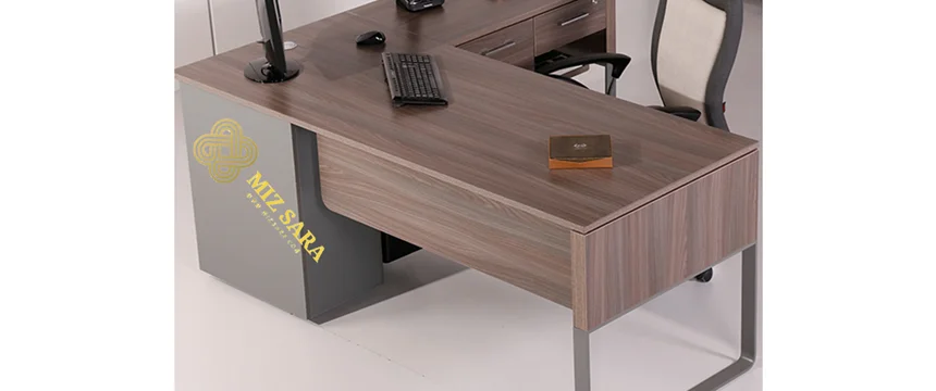 چگونه پشت میز کامپیو‌تر بنشینیم؟